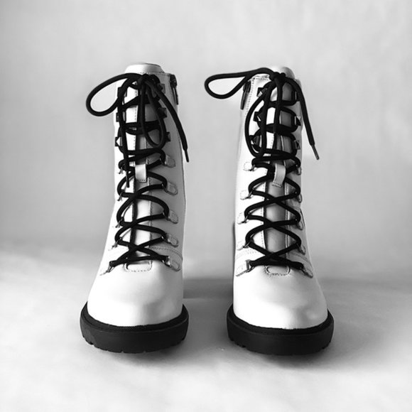 MARC FISHER WHITE LABONI LACE UP COMBAT BOOTS 8.5M - Picture 2 of 8